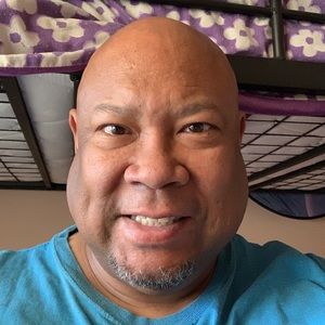 Meet your Posher, Carlos